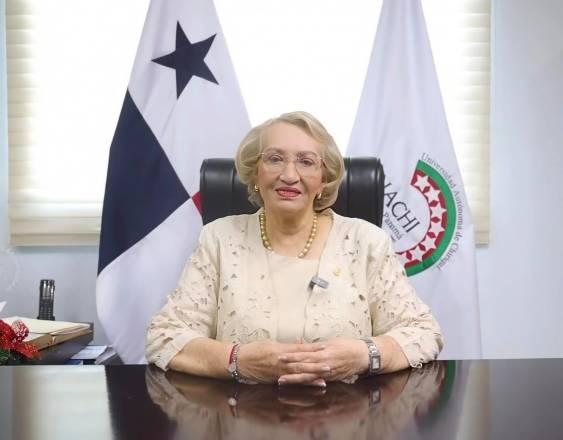 ML | La rectora de la Universidad Autónoma de Chiriquí, Etelvina Medianero de Bonagas.