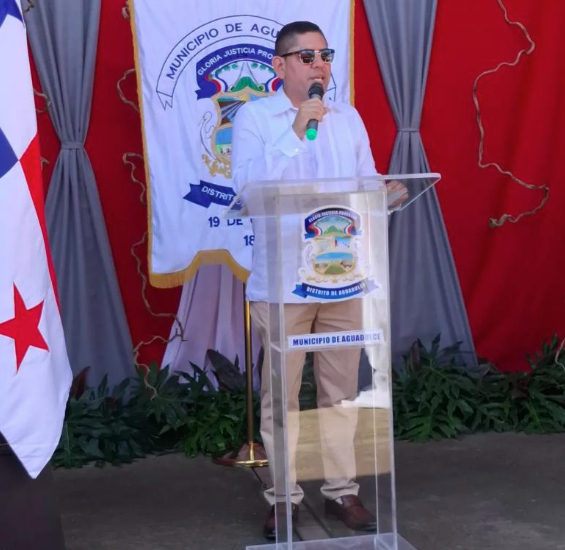 La alcaldía de Aguadulce recupera escuelas y parques