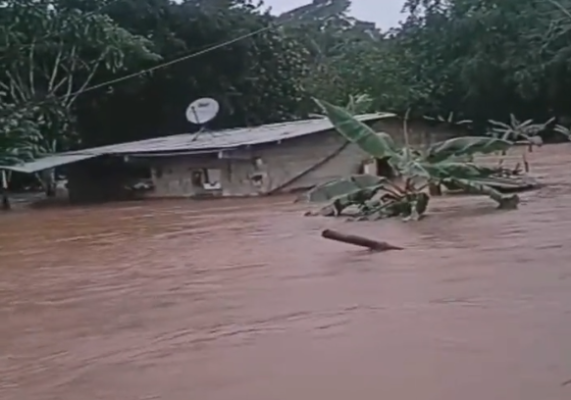 Al menos 60 familias afectadas por inundaciones y deslizamiento de tierra en Panamá Oeste