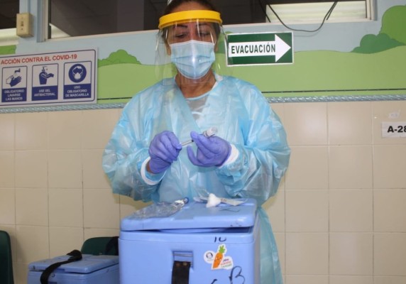 Minsa anuncia incineración de residuos de las vacunas