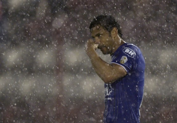 Cruzeiro a ampliar liderato ante Lara en duelo aplazado de Libertadores