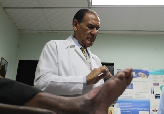 Reabre la clínica de heridas del pie diabético y úlceras en San Miguelito