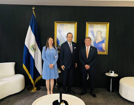 ML | Durante la visita del canciller Javier Martínez-Acha.