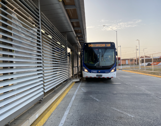 ML | Una unidad del metrobús.