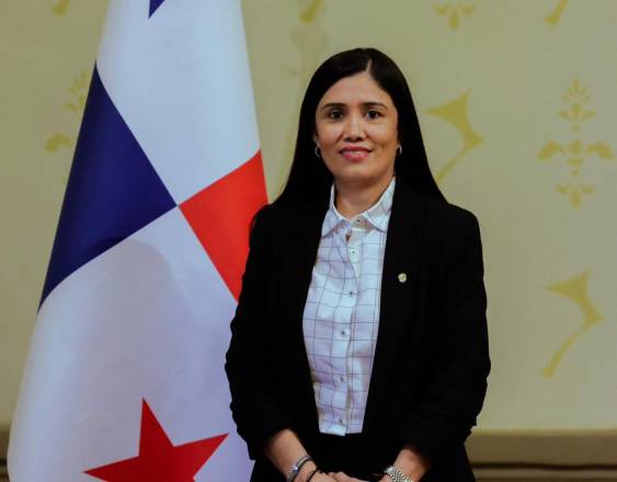 ML | Azihra Valdés.