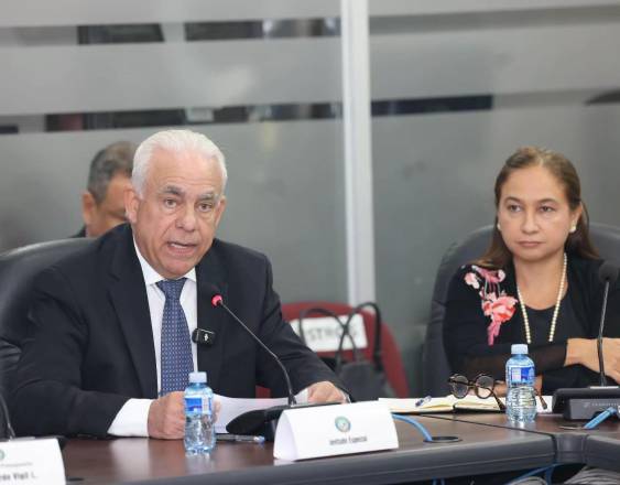 ML | El ministro de desarrollo agropecuario Roberto Linares.