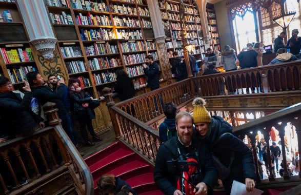 Con ayuda de Harry Potter se salva la librería centenaria Lello en Portugal