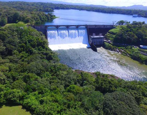 La ACP cerró el muelle de Gamboa por seguridad ante vertidos controlados