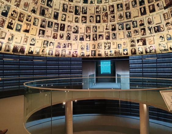 Memoria de piedra y dolor: Un viaje al corazón de Yad Vashem