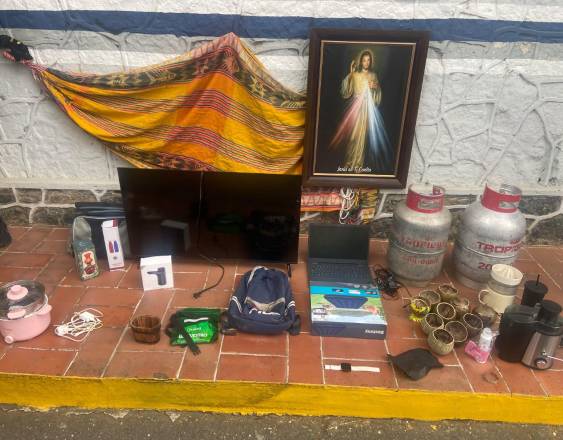 ML | Artículos ubicados en el cementerio.