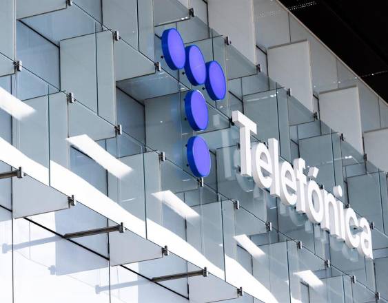 (AMP) Telefónica activa llamadas gratuitas para facilitar comunicaciones en Venezuela tras doble terremoto