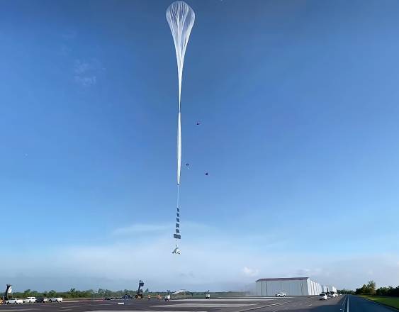 IA/ML | El globo elevándose desde el Aeropuerto Scarlett Martínez en Río Hato.