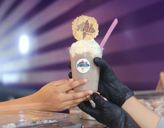 ML | Chicheme con helado de la Heladería Avila en Colón.