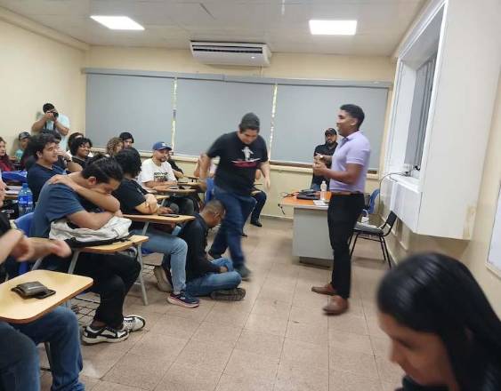 ML | Estudiantes en clase.