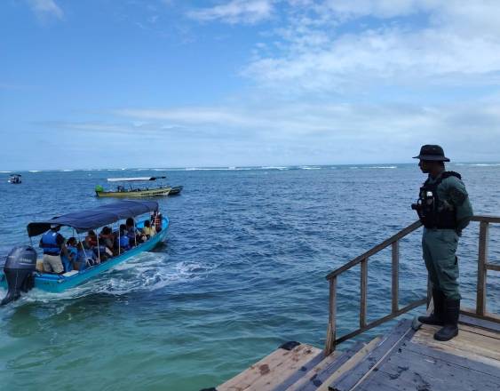ML | Isla Cayo Zapatilla #2, Bocas del Toro.