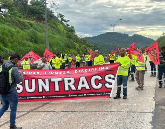 Suntracs | Dirigentes sindicales en una protesta.