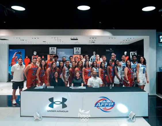 Cortesía | Las selecciones mayores de Flag Football (masculina y femenina).