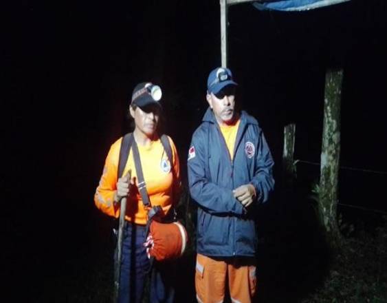 Joven fallece tras clavado en chorro de Río Indio