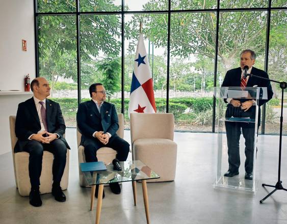 Los ministros Felipe Chapman, Julio Moltó y Juan Carlos Navarro.