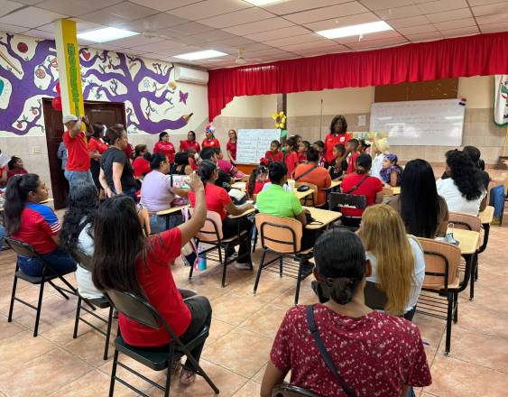 ML | Durante una jornada de Escuela para Padres.