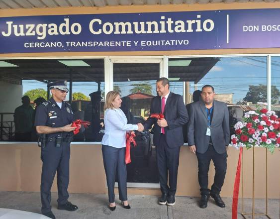 ML | Las autoridades durante la inauguración del Juzgado Comunitario en Don Bosco.