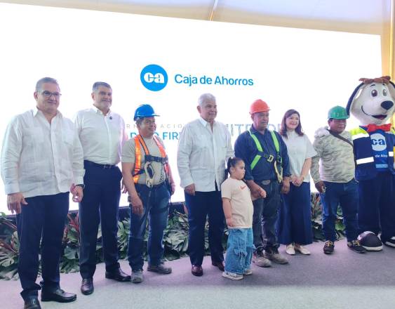 La Caja de Ahorros y MITRADEL impulsan créditos hipotecarios para trabajadores de la construcción