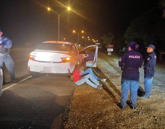La policía detiene a tres personas tras frustrar presunto hurto en cooperativa en Guararé