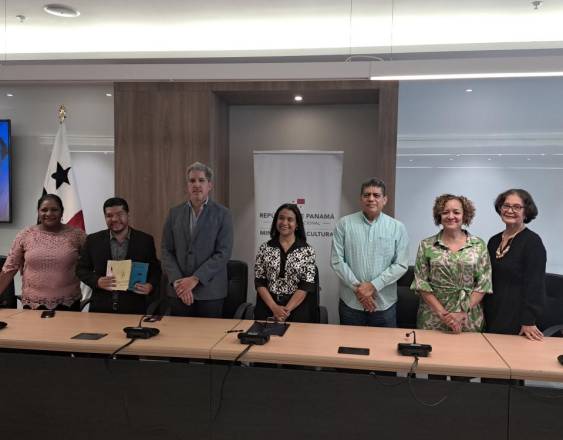 ML | Miembros del Consejo Nacional de Escritoras y Escritores de Panamá.