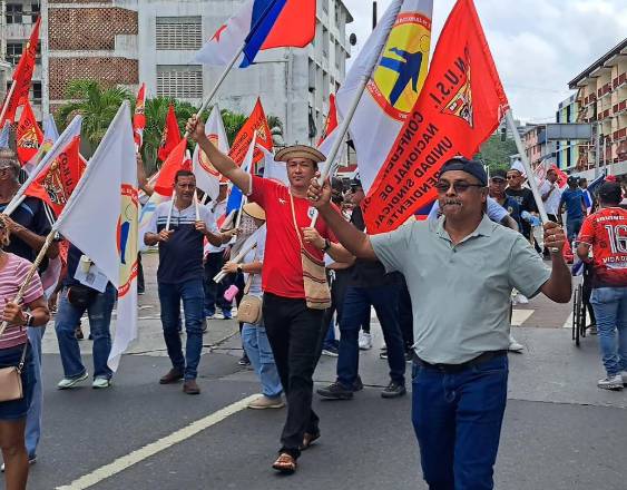 Cortesía SINTUP | Marcha de trabajadores en Ciudad de Panamá.