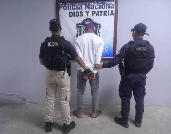 Una de las personas aprehendidas bajo el “Plan Firmeza”.