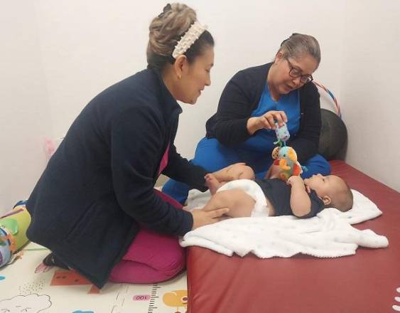 Policlínica de San Antonio impulsa programa de Fisioterapia de Alto Riesgo para la niñez.