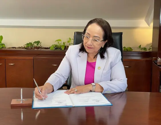 Udelas y una universidad de Colombia firman acuerdo académico