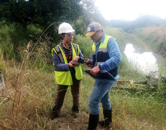 ML | Personal durante el inicio del Estudio de Impacto Ambiental.
