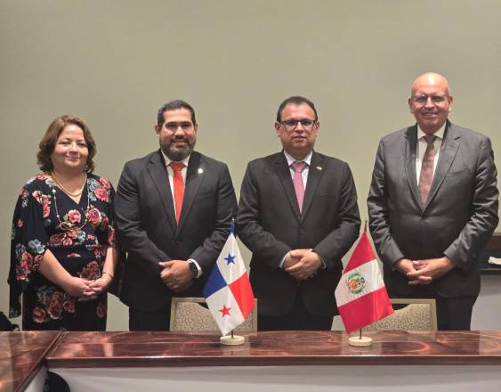 ML | Autoridades de Panamá y Perú.