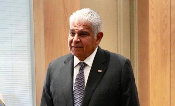 Presidente Mulino llega a Brasil para participar de la Cumbre de Mercosur