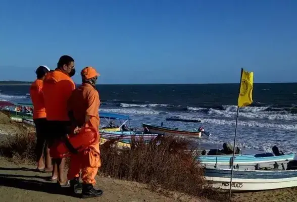Sinaproc mantiene alerta por oleajes en el Caribe