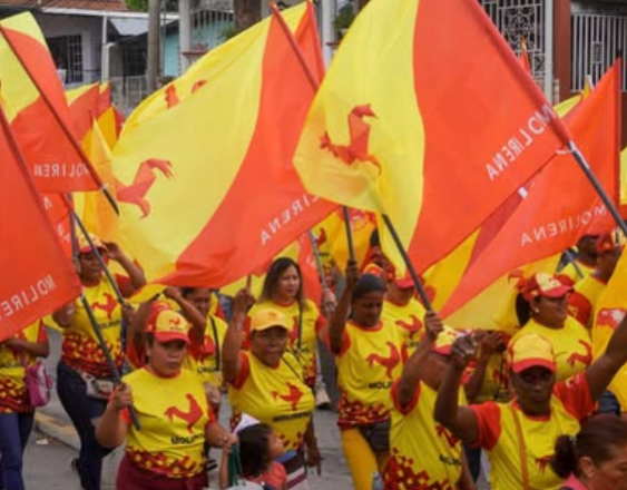 ML | Simpatizantes del partido con 43 años de fundación.