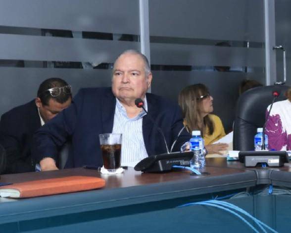 De comisión a tribunal, crece la confrontación en Presupuesto