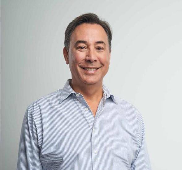 Presidenciales opinan sobre contrato minero