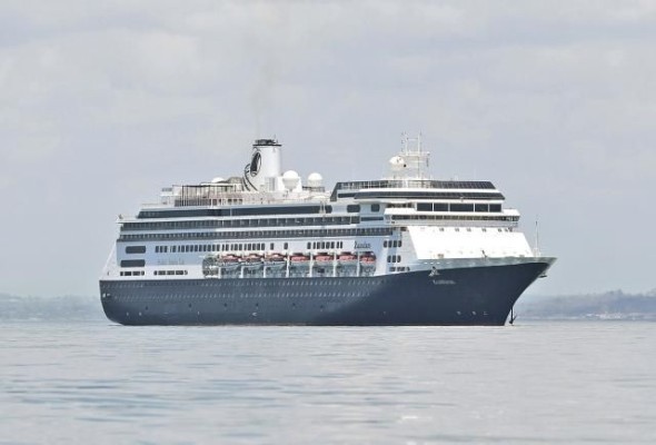 Panamá dejará pasar por su canal a crucero Zaandam, afectado por COVID-19
