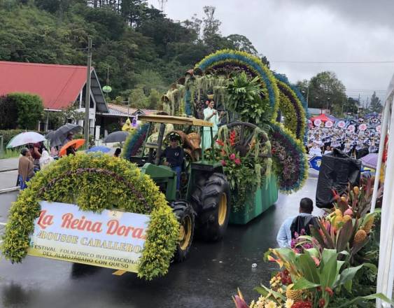 Instagram | Parada del las Flores en Tierras Altas.