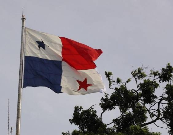 ML | Bandera de la República de Panamá.
