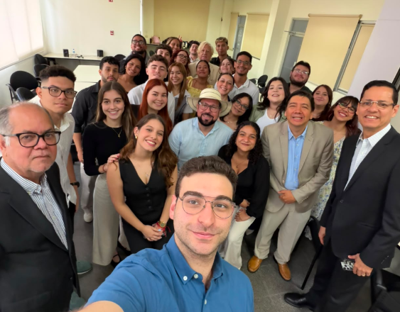 Comunicadores comparten sus experiencias y desafíos profesionales con estudiantes de la USMA