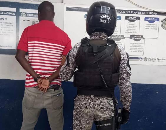 ML | Una de las personas arrestadas en el operativo en Colón.