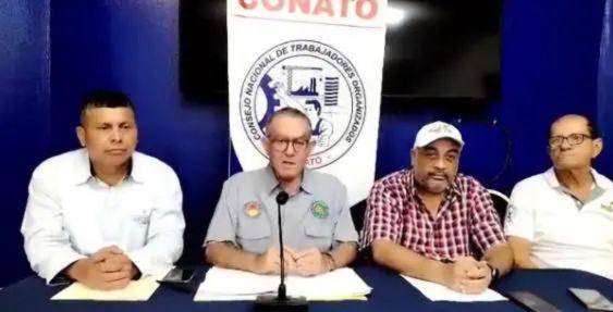 ML | Aniano Pinzón Real en una conferencia de prensa, con los miembros del Conato.
