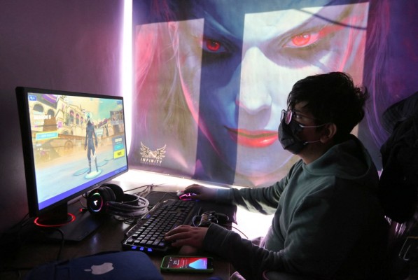 En Irán, fans de los videojuegos se las arreglan para eludir sanciones estadounidenses