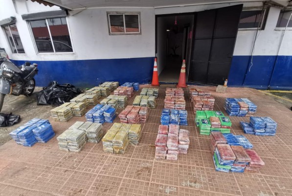 Interceptan en Colón un contenedor lleno de supuesta droga