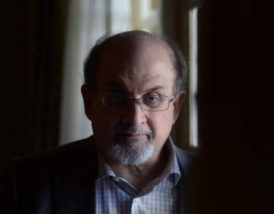 AFP | El escritor británico Salman Rushdie.