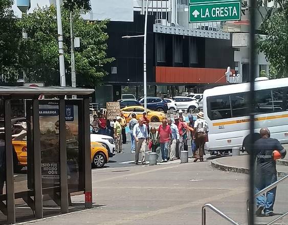 @traficocpanama | Jubilados en Vía España.