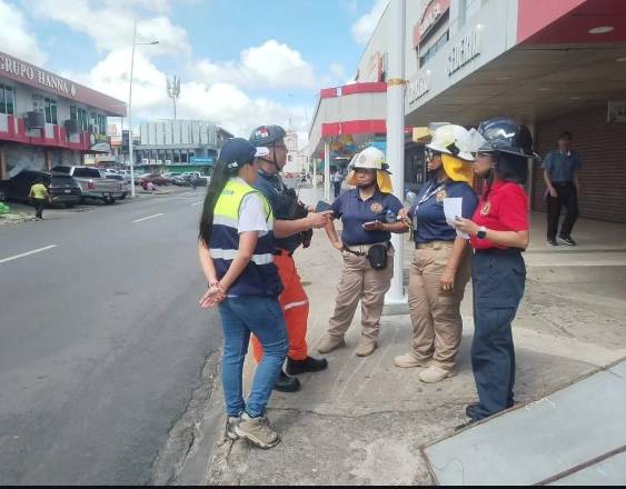 BCBRP | Personal del cuerpo de bombero realiza inspecciones a los locales comerciales en santiago de Veraguas.